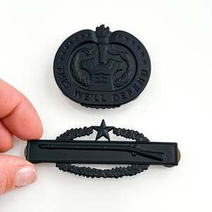 US Army Drill Sergeant Badge Trainer Personnel Distinctive Unit Insignia Set
